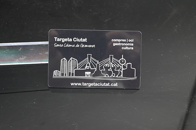 IC卡现在为什么云云受接待的，，，，，，它主要应用在些领域中？？？？？？？