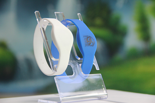 金属卡可以封装芯片吗？？？？？？？