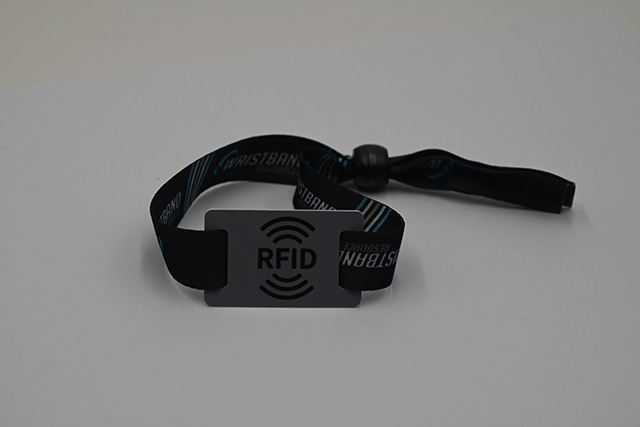 什么是手腕带卡，，，，，，手腕带卡有什么特点