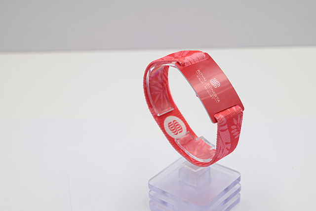 UV油墨会员卡制作工艺先容！