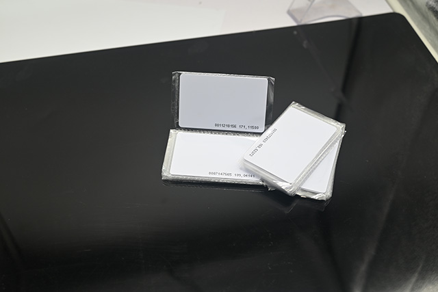 怎样使用美发会员卡来留住主顾呢？？？？？？？