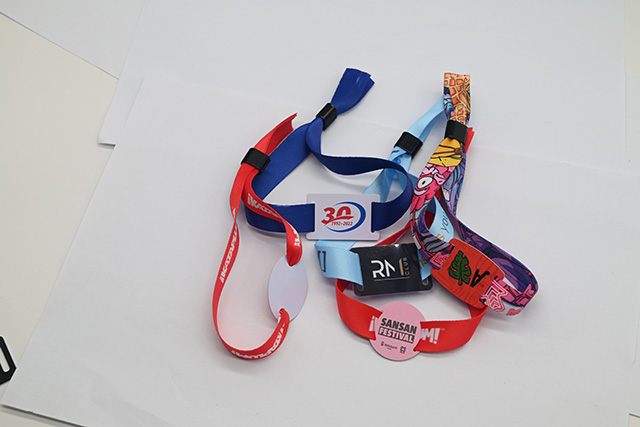 墨水屏滴胶卡怎么使用教程？？？？？？要注重哪些细节？？？？？？